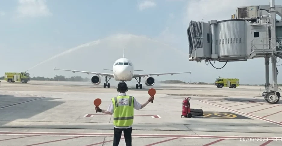 Penerbangan perdana Super Air Jet di Bandara Dhoho - Kediri